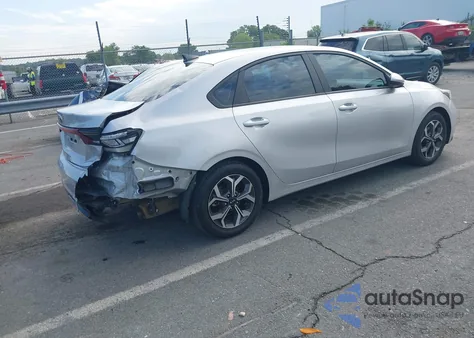 2021 Kia Forte Lxs z USA, uszkodzony, nr VIN 3KPF24AD0ME290833